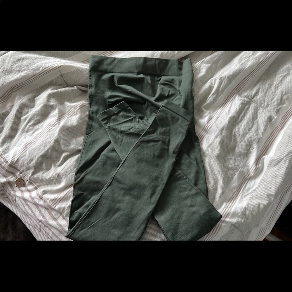 Blanqi maternity leggings MEDIUM